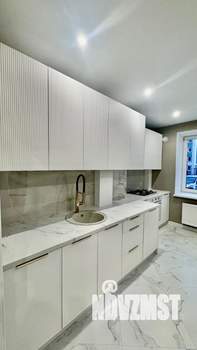 2-к квартира, вторичка, 54м2, 1/10 этаж