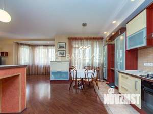 4-к квартира, вторичка, 151м2, 2/4 этаж