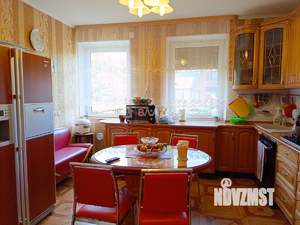 3-к квартира, вторичка, 135м2, 1/3 этаж