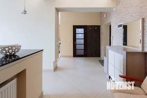 2-к квартира, вторичка, 84м2, 7/9 этаж