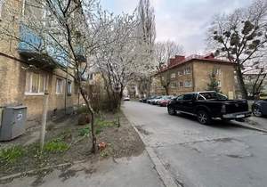 2-к квартира, вторичка, 46м2, 1/3 этаж