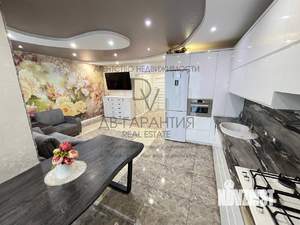 2-к квартира, вторичка, 74м2, 4/4 этаж