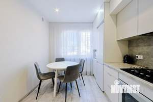 2-к квартира, вторичка, 56м2, 1/10 этаж