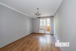 2-к квартира, вторичка, 70м2, 1/7 этаж