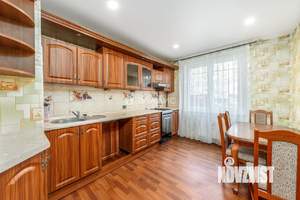 2-к квартира, вторичка, 57м2, 1/10 этаж