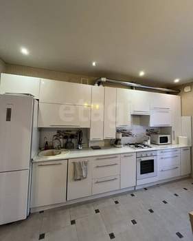 2-к квартира, вторичка, 62м2, 1/8 этаж