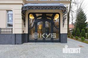 3-к квартира, вторичка, 113м2, 1/4 этаж