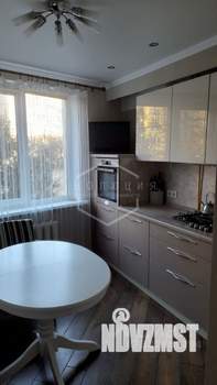 2-к квартира, вторичка, 63м2, 1/6 этаж