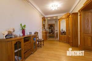 4-к квартира, вторичка, 175м2, 3/5 этаж