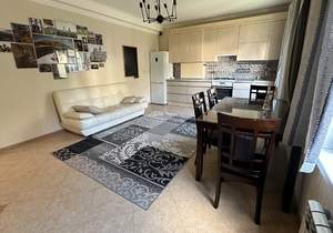 2-к квартира, вторичка, 85м2, 2/2 этаж