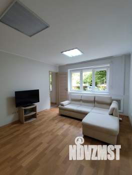2-к квартира, вторичка, 43м2, 1/4 этаж