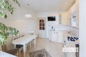 2-к квартира, вторичка, 66м2, 1/9 этаж