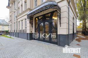 3-к квартира, вторичка, 113м2, 2/4 этаж