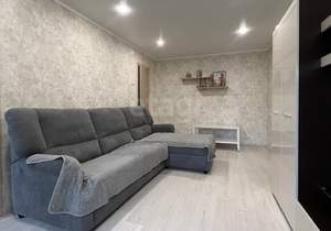 2-к квартира, вторичка, 44м2, 1/4 этаж