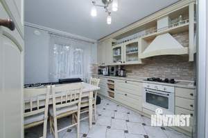 2-к квартира, вторичка, 76м2, 3/5 этаж