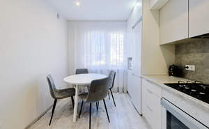 2-к квартира, вторичка, 56м2, 1/10 этаж