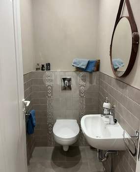 2-к квартира, вторичка, 63м2, 1/10 этаж