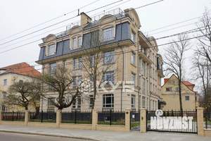 3-к квартира, вторичка, 113м2, 1/4 этаж