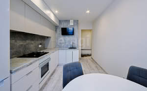 2-к квартира, вторичка, 56м2, 1/10 этаж