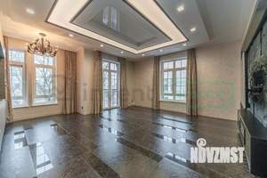 4-к квартира, вторичка, 180м2, 4/4 этаж