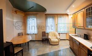 3-к квартира, вторичка, 140м2, 2/4 этаж