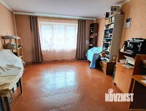 3-к квартира, вторичка, 100м2, 2/4 этаж