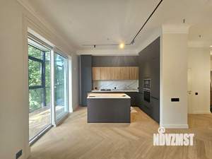 3-к квартира, вторичка, 109м2, 2/4 этаж