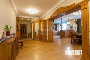 4-к квартира, вторичка, 175м2, 3/5 этаж