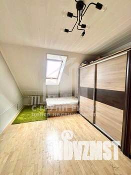 4-к квартира, вторичка, 102м2, 3/3 этаж