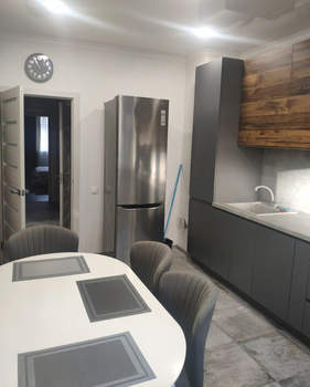 2-к квартира, вторичка, 62м2, 1/9 этаж