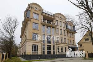 2-к квартира, вторичка, 113м2, 1/4 этаж