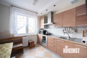 4-к квартира, вторичка, 104м2, 5/5 этаж