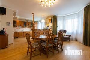 4-к квартира, вторичка, 175м2, 3/5 этаж