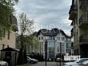 4-к квартира, вторичка, 135м2, 4/4 этаж