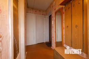 4-к квартира, вторичка, 62м2, 1/9 этаж