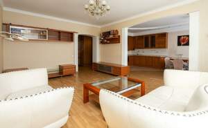 2-к квартира, вторичка, 74м2, 2/4 этаж