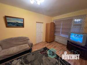 2-к квартира, вторичка, 43м2, 1/4 этаж