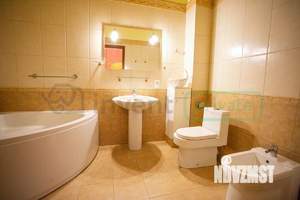 4-к квартира, вторичка, 229м2, 1/4 этаж