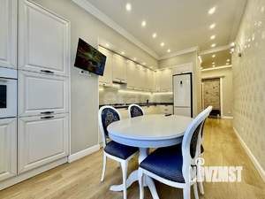 2-к квартира, вторичка, 77м2, 1/12 этаж