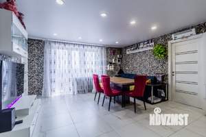 4-к квартира, вторичка, 100м2, 9/9 этаж