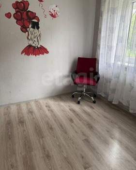 4-к квартира, вторичка, 60м2, 1/3 этаж