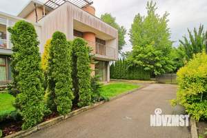 5-к квартира, вторичка, 250м2, 3/3 этаж