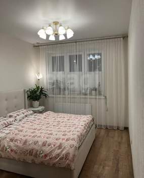 2-к квартира, вторичка, 63м2, 1/10 этаж