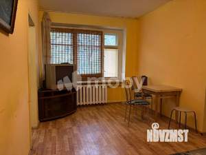 2-к квартира, вторичка, 43м2, 1/4 этаж