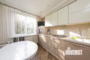 2-к квартира, вторичка, 63м2, 1/6 этаж