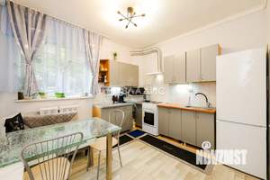 2-к квартира, вторичка, 38м2, 1/4 этаж