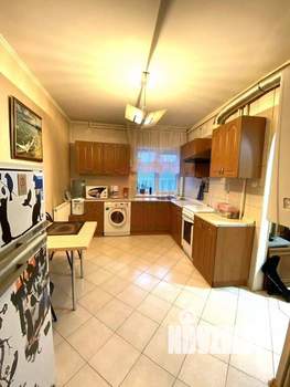 2-к квартира, вторичка, 39м2, 1/4 этаж