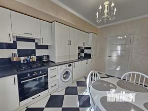 2-к квартира, вторичка, 62м2, 1/4 этаж