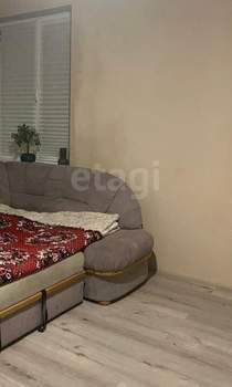 2-к квартира, вторичка, 61м2, 1/4 этаж