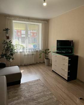 2-к квартира, вторичка, 62м2, 1/9 этаж